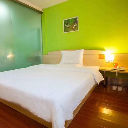 7Days Inn Heyuan Cultrual Palace Renren Le Quarto foto